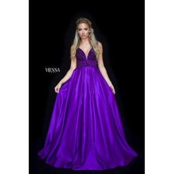 Purple Vienna Size 14 Ball gown dress - Picture 1 of 2